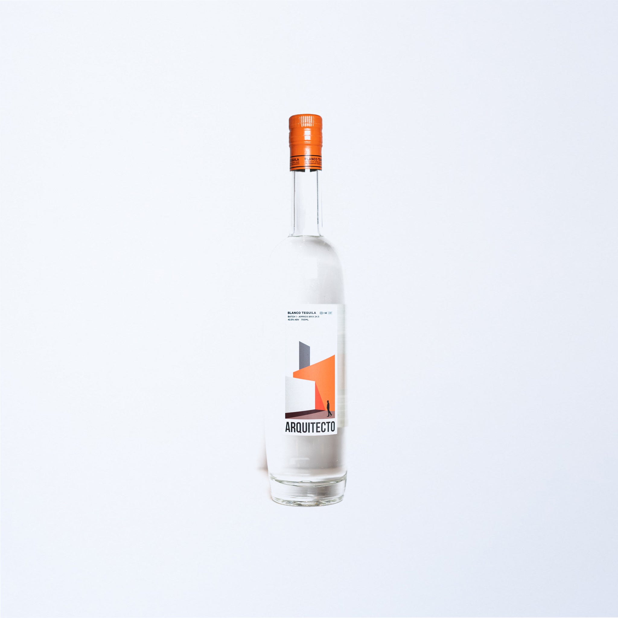 a 700ml bottle of Arquitecto Blanco Tequila.